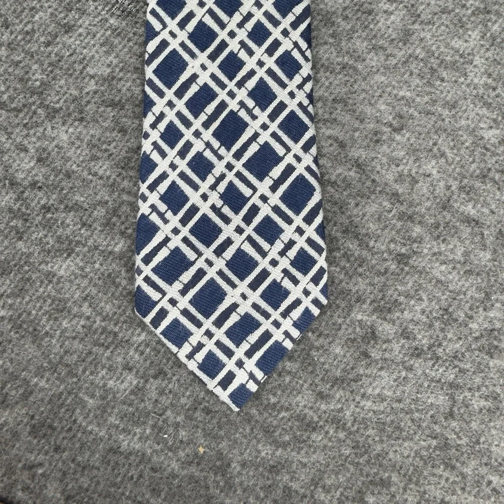 Gucci Men's Necktie 100% Silk Blue and white Stripes Pre-Owned‎